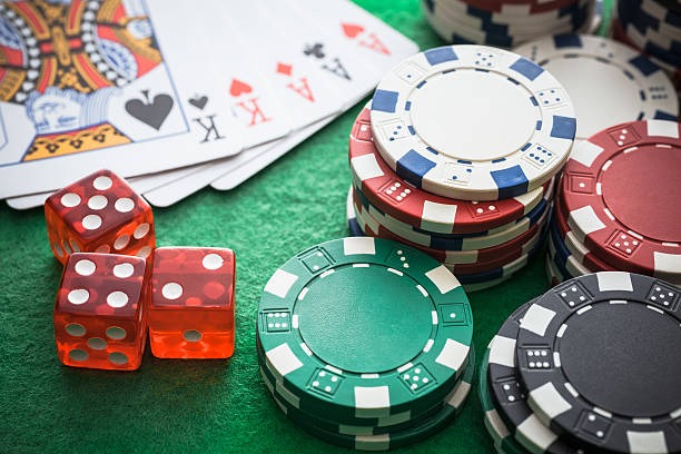 sukitoto gaming platform interface showing live-dealer tables and sports betting markets on mobile